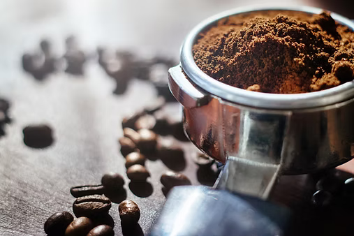 What Are Specialty Coffee Sourcing Signals? A Buyer’s Guide to Quality Indicators